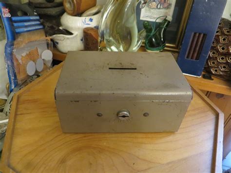 Vintage Rockaway Metal Products Piggy Bank Cash Box, 